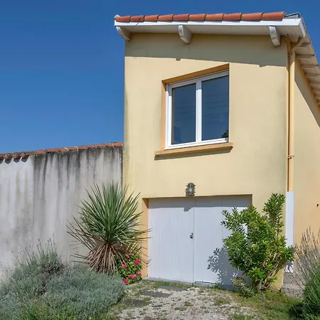 Plage A 450m, Maison Mitoyenne Et Jardin Clos Pour 4